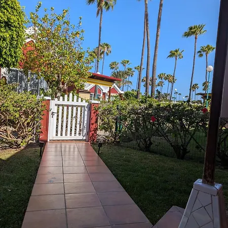 Emma & Carol Luz Canaria