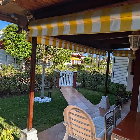 Emma & Carol Luz Canaria *